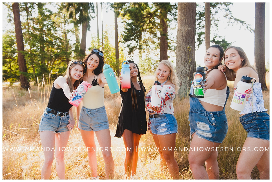 Prep for your Senior Portrait Session by Staying Hydrated | Senior Girls with Hydro Flasks | Photographed by Tacoma Senior Photographer Amanda Howse