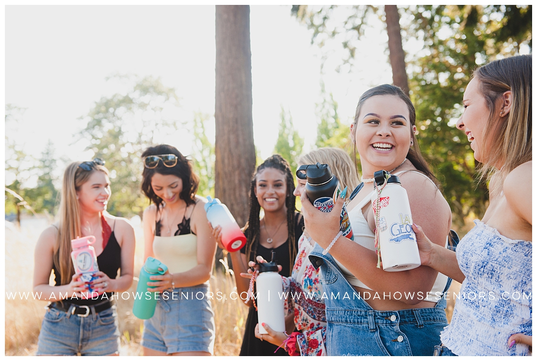 Group Portrait of Senior Reps with Hydro Flasks | Photographed by Tacoma Senior Photographer Amanda Howse
