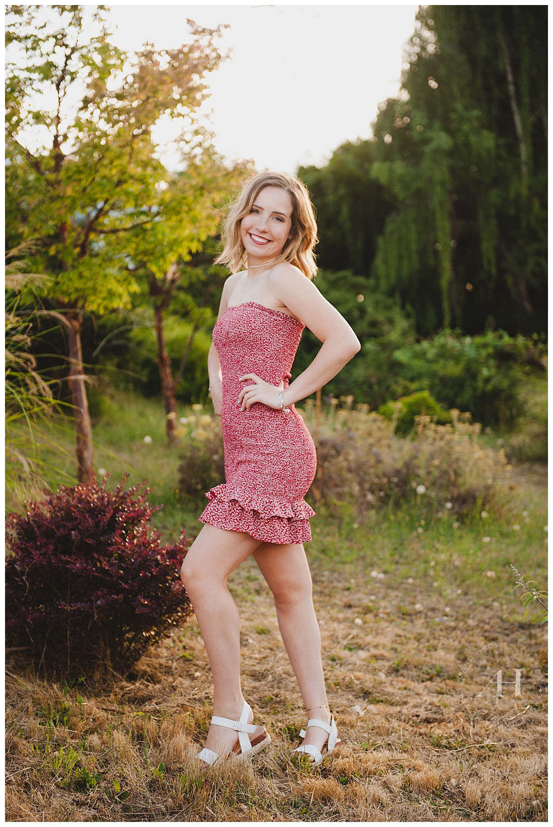 Sunny Senior Portraits in Tacoma in the Summer Photographed by Amanda Howse