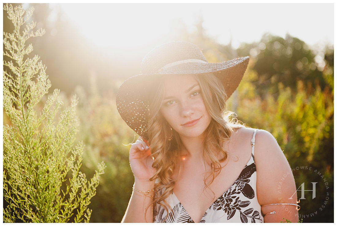Senior Portraits in the Summer in Tacoma with Golden Light | Photographed by Tacoma Senior Photographer Amanda Howse