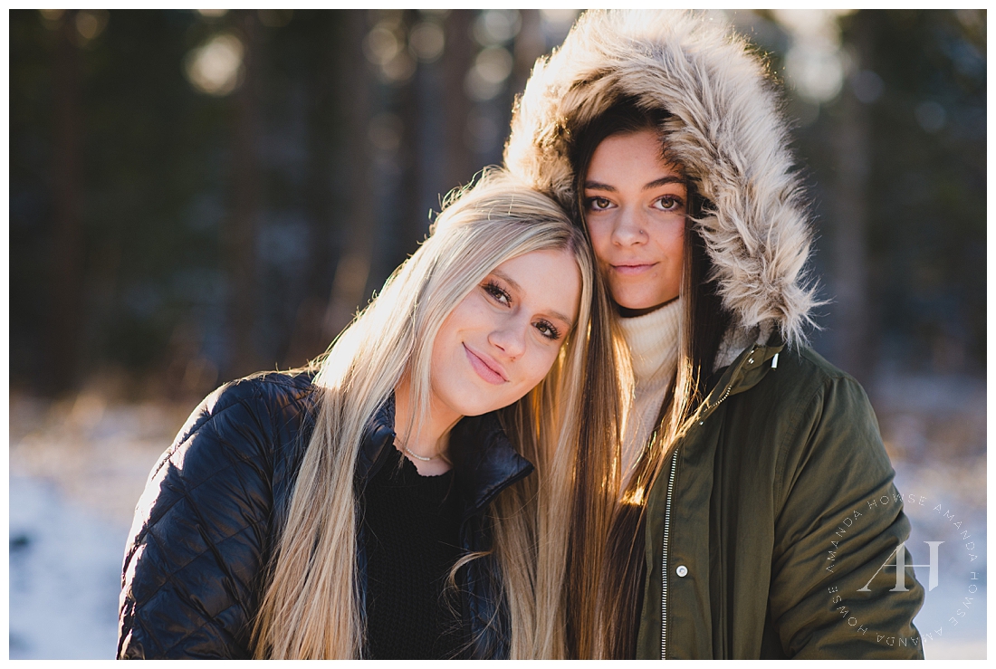 Cozy Winter Portraits | BFF Portraits, Winter Outfits for Senior Photos, How to Style a Parka for Senior Portraits, Pose Ideas for Friendship Shoots | Photographed by the Best Tacoma Senior Photographer Amanda Howse
