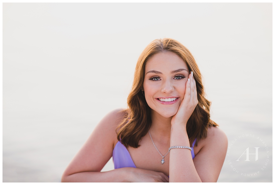 Smiling Senior Portraits | Chambers Bay Summer Session, How to Style Hair and Makeup for Glam Senior Portraits, Shoulder Length Hair Ideas | Amanda Howse Photography | The Best Tacoma Senior Photographer