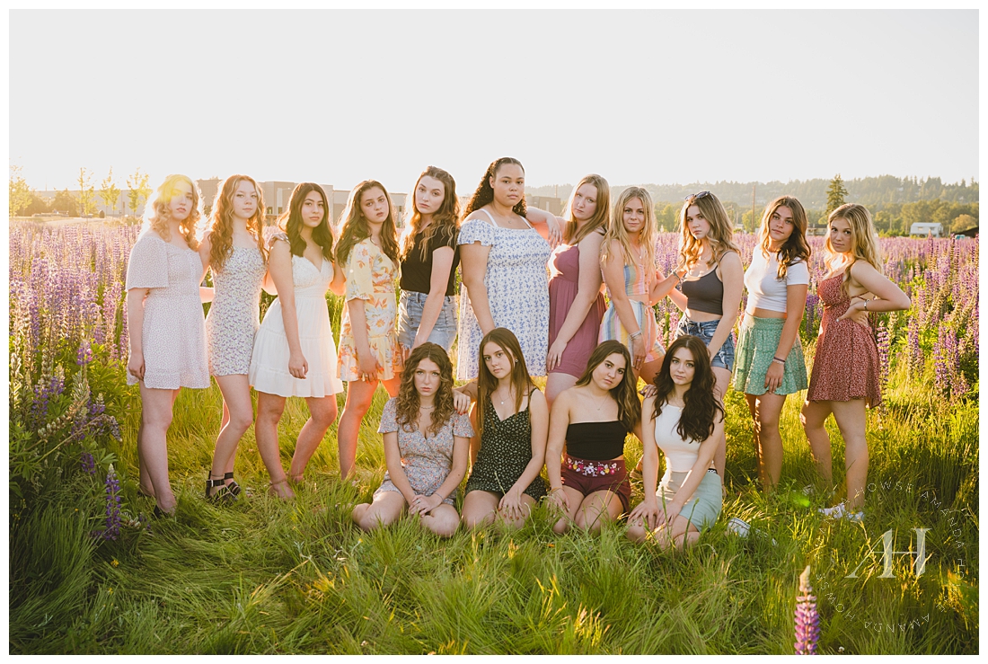 Group Portrait of the Class of 2022 AHP Model Team | Golden Hour Portraits for High School Seniors, Summer Group Session, How to Style High School Senior Portraits | Photographed by the Best Tacoma Senior Photographer Amanda Howse