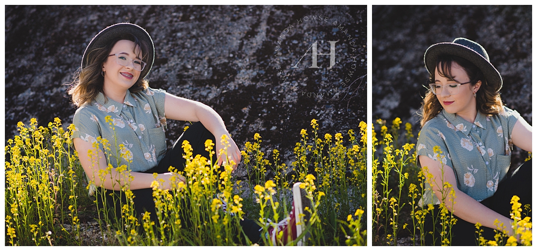 Cute Spring Portraits with Flowers | Outdoor Senior Portraits in Tacoma | Photographed by the Best Tacoma Senior Photographer Amanda Howse Photography