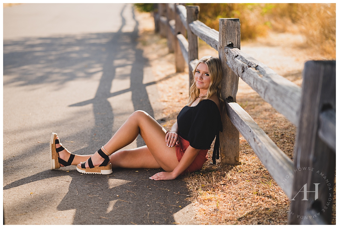 What to Wear for Senior Portraits | Color Theory and Tips from a Photographer | Amanda Howse Photography