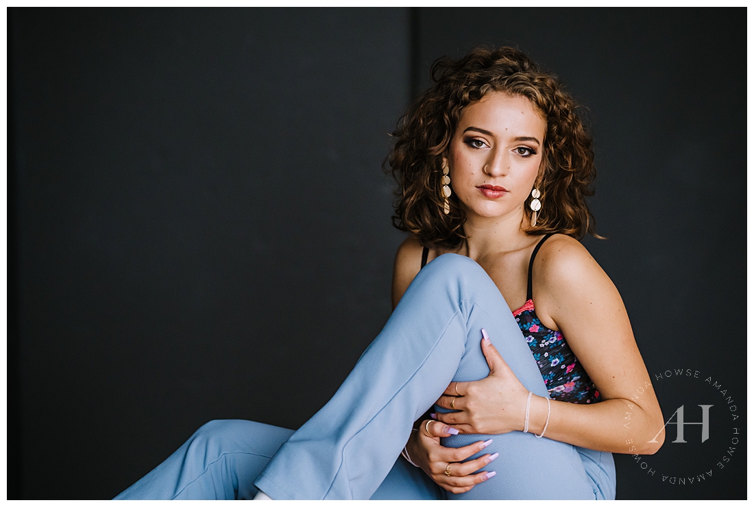 Dark Charcoal Portraits with Pop of Color | Photographed by the Best Tacoma, Washington Senior Photographer Amanda Howse Photography